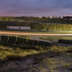 De renaultbocht net nadat de zon onder was.