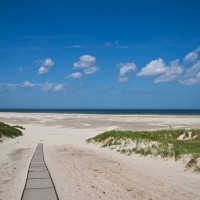 Het strand vanaf de duinen bij Hoorn