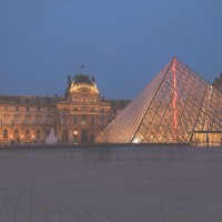 Parijs-Louvre-avond-2209